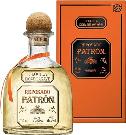 PATRÓN Reposado Premium Tequila, elaborado artesanalmente en México con el mejor agave azul Weber 100 %, en pequeños lotes, madurado más de dos meses en barricas de roble, 40 % ALC., 70 cl / 700 ml
