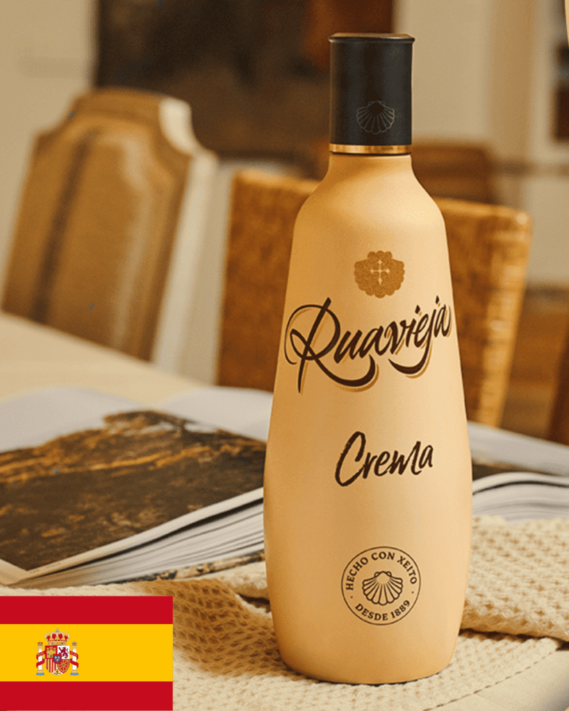 Ruavieja Crema de Orujo, bebida tradicional de Galicia, España.
